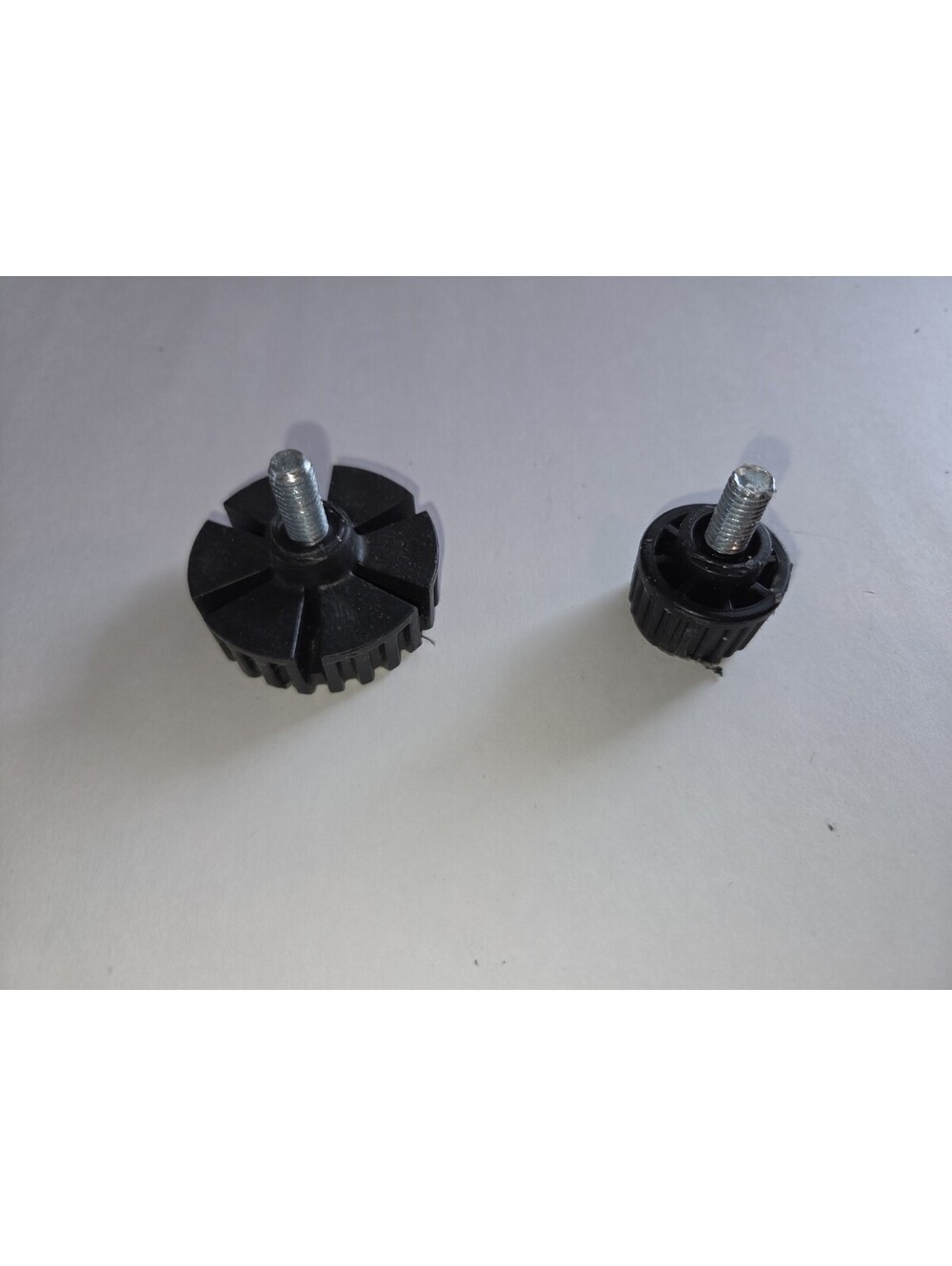 Hisense rt180n3s*eh 18 Cubic Ft Refrigerator Legs A24